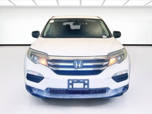 Used 2017 Honda Pilot LX image 2