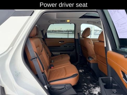 Used 2024 Nissan Pathfinder Platinum w/ Cargo Package image 10