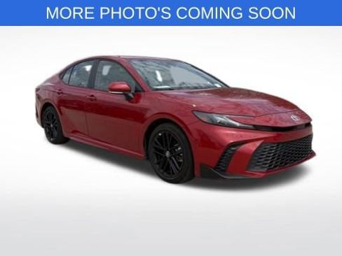 Used 2025 Toyota Camry SE w/ Convenience Package image 2