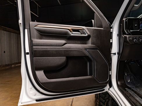 Used 2024 Chevrolet Silverado 1500 RST w/ Z71 Off-Road Package image 30