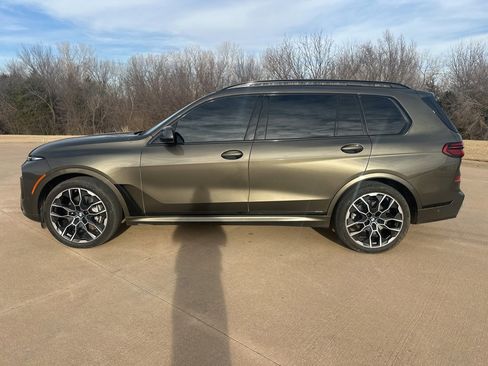 Used 2023 BMW X7 xDrive40i w/ M Sport Package image 2