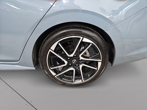 Used 2024 Nissan Sentra SR w/ SR Premium Package FWD image 12