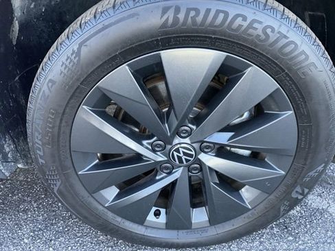 Used 2024 Volkswagen Taos S image 40