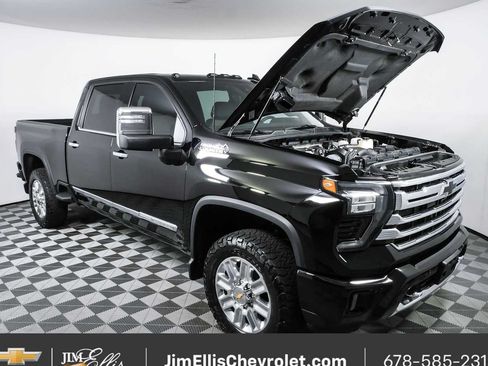 Used 2024 Chevrolet Silverado 2500 High Country w/ Technology Package AWD/4WD image 33