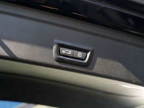 Used 2023 BMW X6 xDrive40i w/ Executive Package image 16