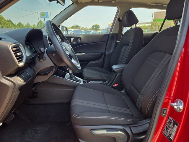 Used 2025 Hyundai Venue SEL FWD image 23
