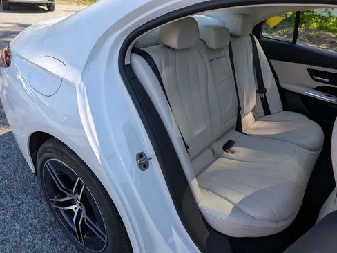 Used 2024 Mercedes-Benz E 350 4MATIC Sedan image 23