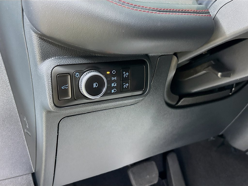 Used 2025 Ford Explorer ST-Line w/ ST-Line Street Pack AWD/4WD image 10