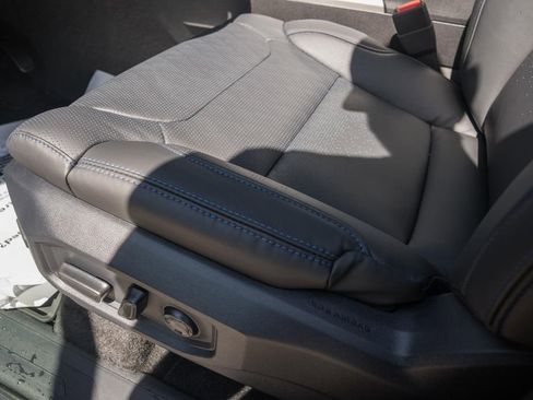 New 2026 Toyota Tundra Platinum AWD/4WD image 39