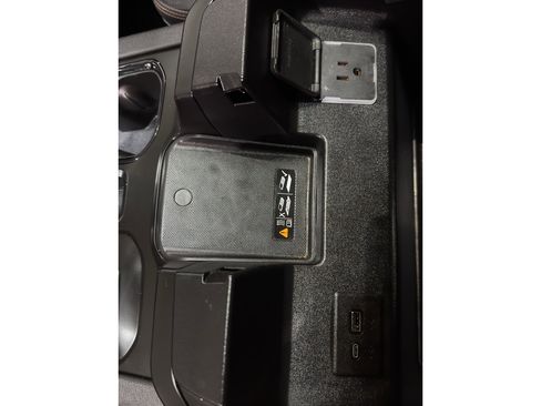 Used 2025 GMC Sierra 1500 AT4 w/ AT4 Premium Package AWD/4WD image 37