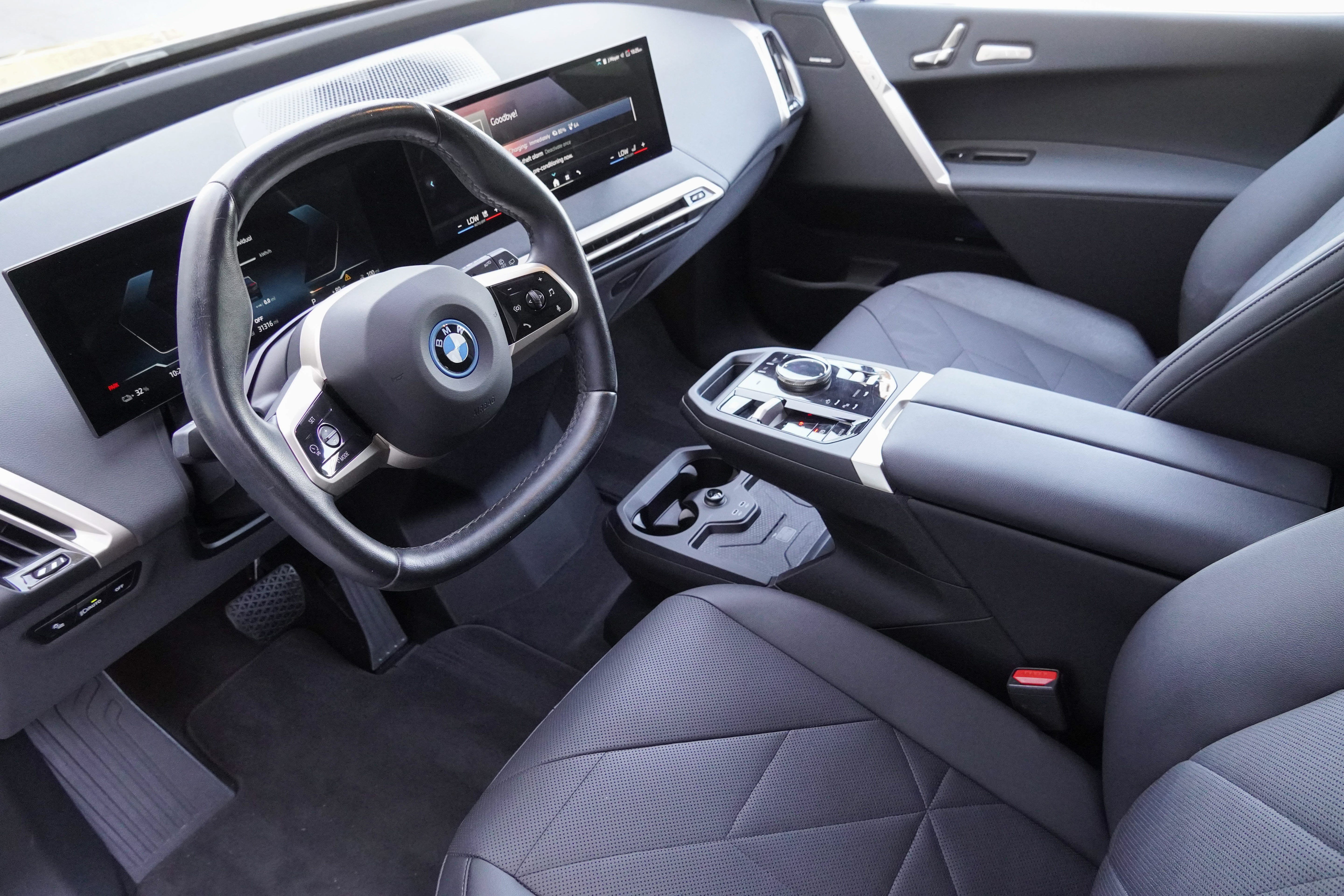 Certified 2024 BMW iX xDrive50 w/ Premium Package AWD/4WD image 6