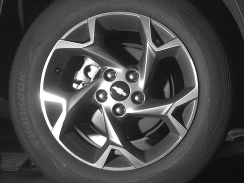 Used 2025 Chevrolet Trax LT w/ LT Convenience Package FWD image 15