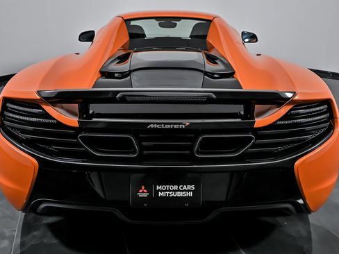 Used 2015 McLaren 650S Spider image 11