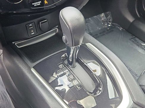 Used 2014 Nissan Rogue SL w/ SL Premium Package image 26