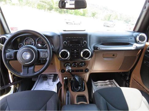 Used 2018 Jeep Wrangler Unlimited Sahara w/ Max Tow Package image 26