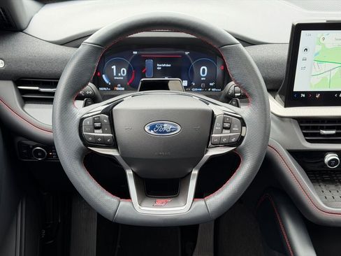 Certified 2025 Ford Explorer ST image 35