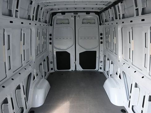 Used 2023 Mercedes-Benz Sprinter 2500 image 16