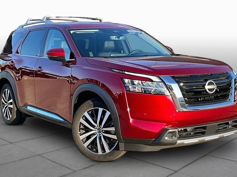 Certified 2024 Nissan Pathfinder Platinum w/ Cargo Package AWD/4WD image 2