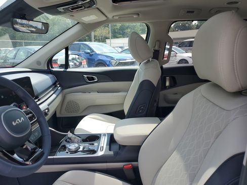 New 2026 Kia Carnival SX image 17