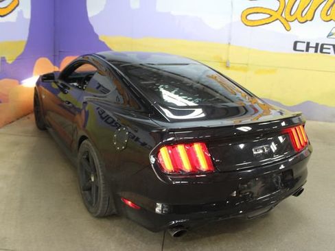 Used 2017 Ford Mustang GT RWD image 6