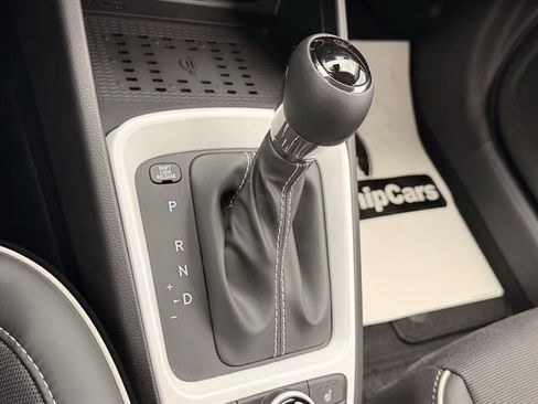 New 2026 Hyundai Venue SEL FWD image 28