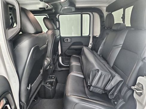 New 2025 Jeep Gladiator Sport image 30