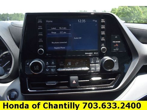 Used 2022 Toyota Highlander XLE AWD/4WD image 14