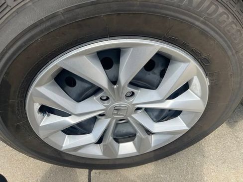 Used 2025 Honda CR-V LX image 8