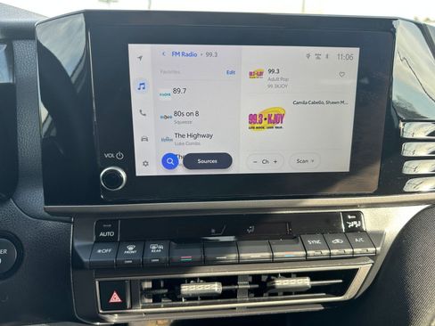 Used 2025 Toyota Camry LE image 18