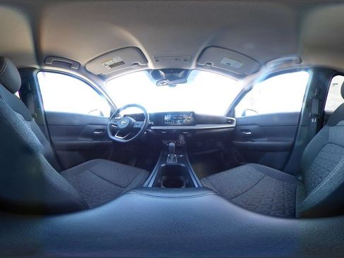 Used 2025 Nissan Kicks SV AWD/4WD image 40