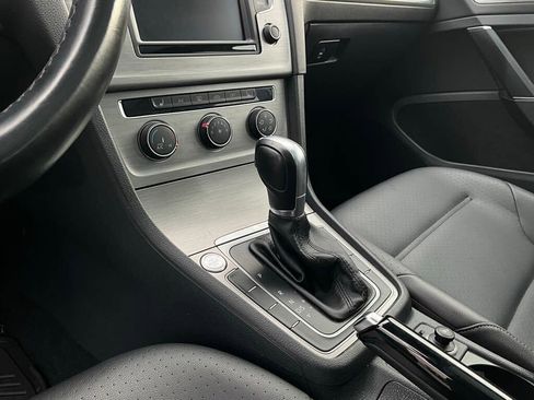 Used 2016 Volkswagen Golf SE w/ Lighting Package image 18