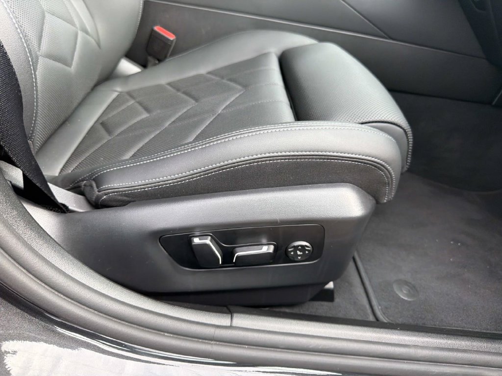 Used 2026 BMW 530i RWD image 12