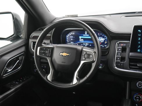 Used 2023 Chevrolet Suburban LT w/ Luxury Package AWD/4WD image 14