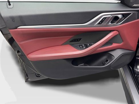 Used 2022 BMW i4 eDrive40 image 31