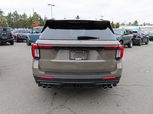 New 2026 Ford Explorer ST w/ Sun And Sound Package image 5