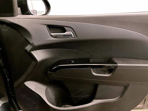 Used 2017 Chevrolet Sonic Premier image 23