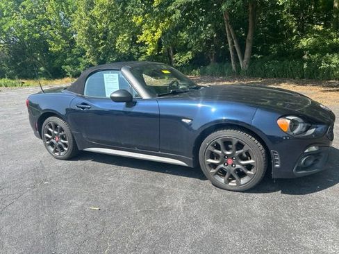 Used 2019 FIAT 124 Spider Abarth w/ Convenience Group RWD image 2