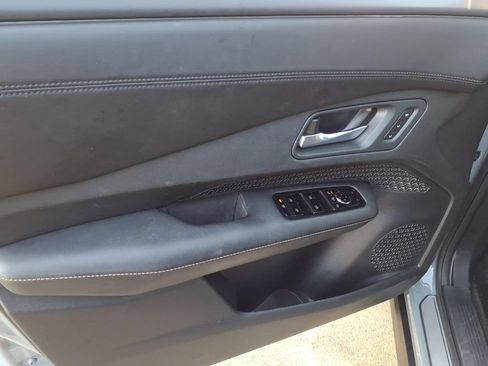 Used 2024 Nissan Ariya FWD image 21