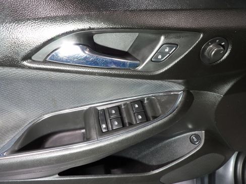 Used 2018 Chevrolet Cruze LT FWD image 6