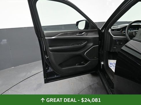 Used 2024 Jeep Grand Cherokee Limited 4xe image 27