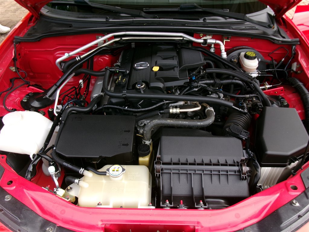 Used 2006 MAZDA MX-5 Miata Sport RWD image 32
