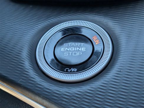 Used 2024 Jeep Grand Cherokee Altitude image 16