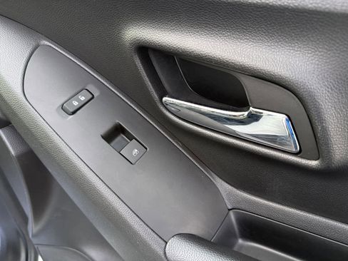 Used 2022 Chevrolet Trax LT w/ Driver Confidence Package image 21