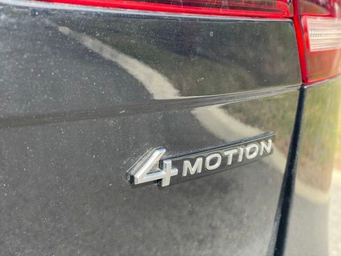 Used 2023 Volkswagen Tiguan SE R-Line image 31