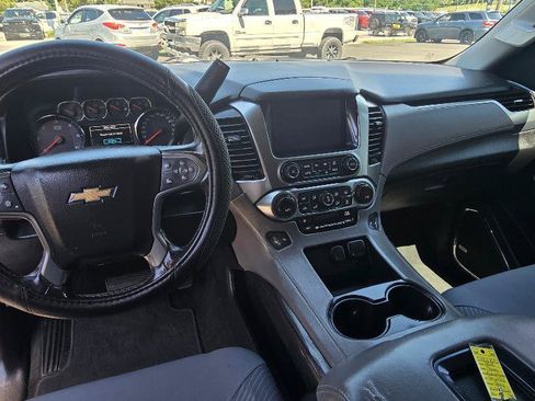 Used 2018 Chevrolet Suburban LT AWD/4WD image 9
