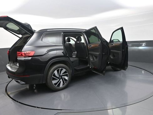 New 2026 Volkswagen Atlas SE FWD image 35