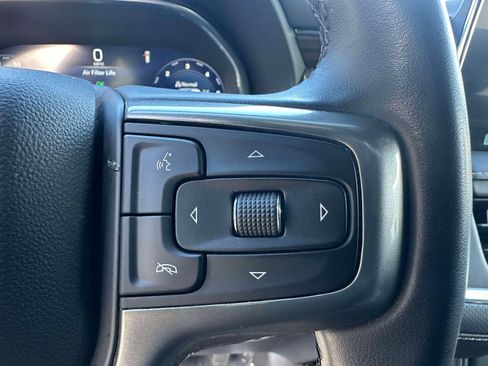 Used 2023 Chevrolet Suburban Premier AWD/4WD image 18