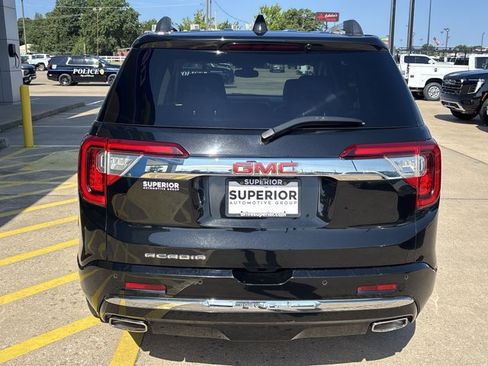 Used 2023 GMC Acadia Denali FWD image 4