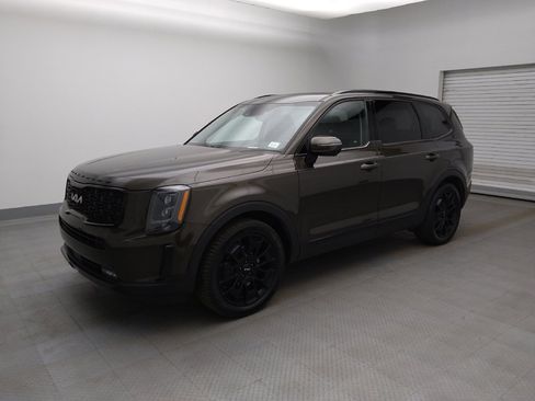 Used 2022 Kia Telluride SX w/ SX Prestige Package image 2