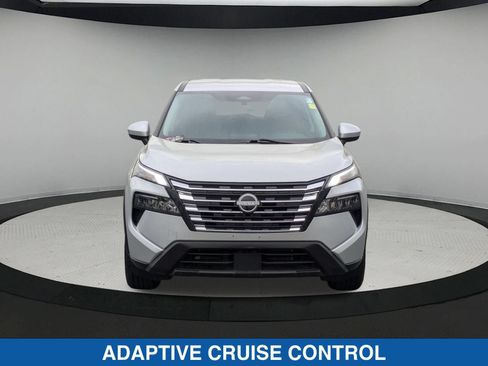 Used 2024 Nissan Rogue SV AWD/4WD image 9